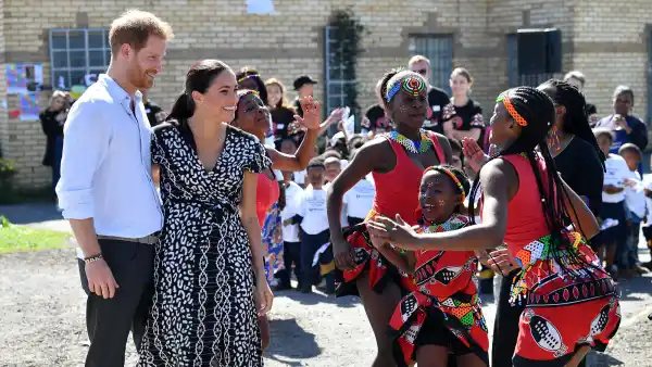 02 Prince Harry, Duchess Meghan Show Off Dance Moves in South Africa