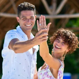 Sarah Hyland Wells Adams Engagement Ring