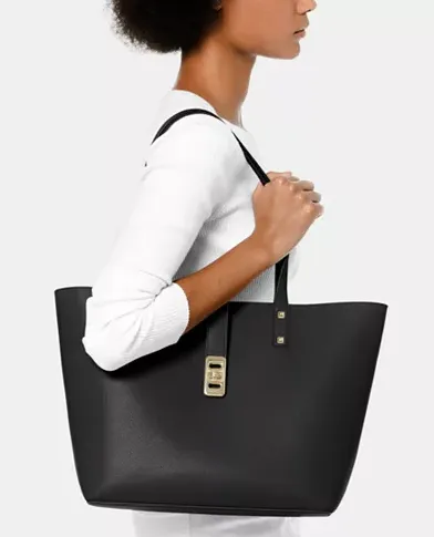 black tote