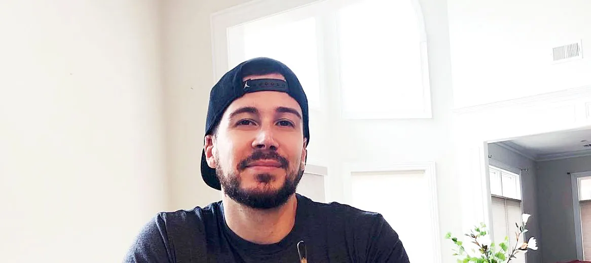Vinny Guadagnino Shows Crazy Abs and Tan in New Keto Diet After Pic