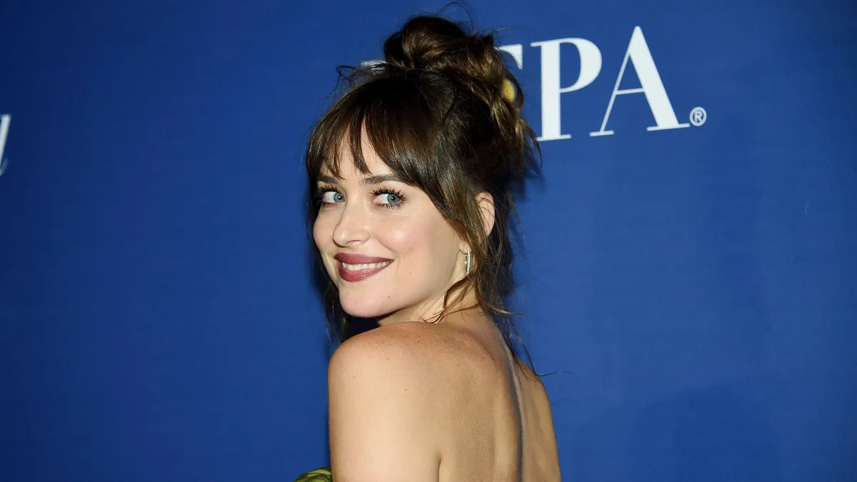 dakota johnson laura mercier primer