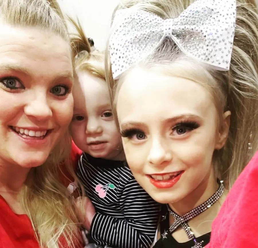 leah-messers-sister-victoria-pregnant-with-3rd-child