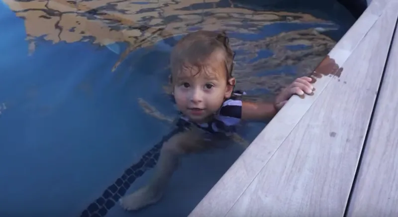 Batel-Bitton-swimming-Jenna-Jameson