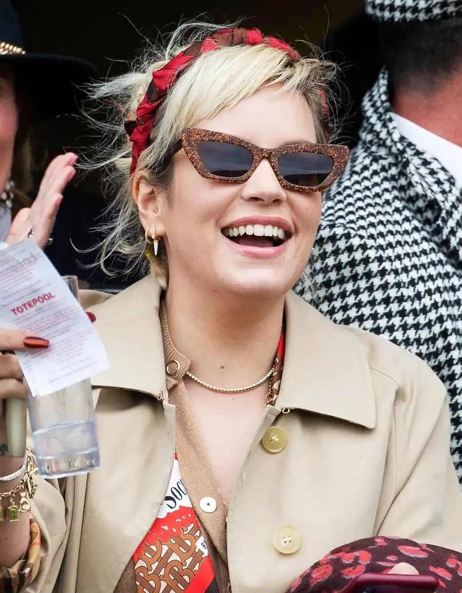 Celebrities Wearing Headbands - Lily Allen
