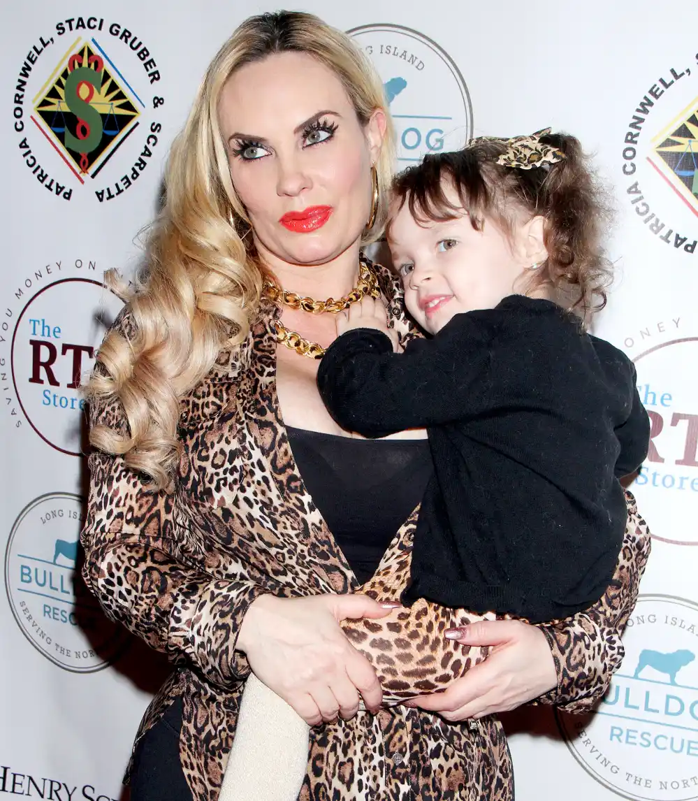 Coco-Austin-daughter-entertains