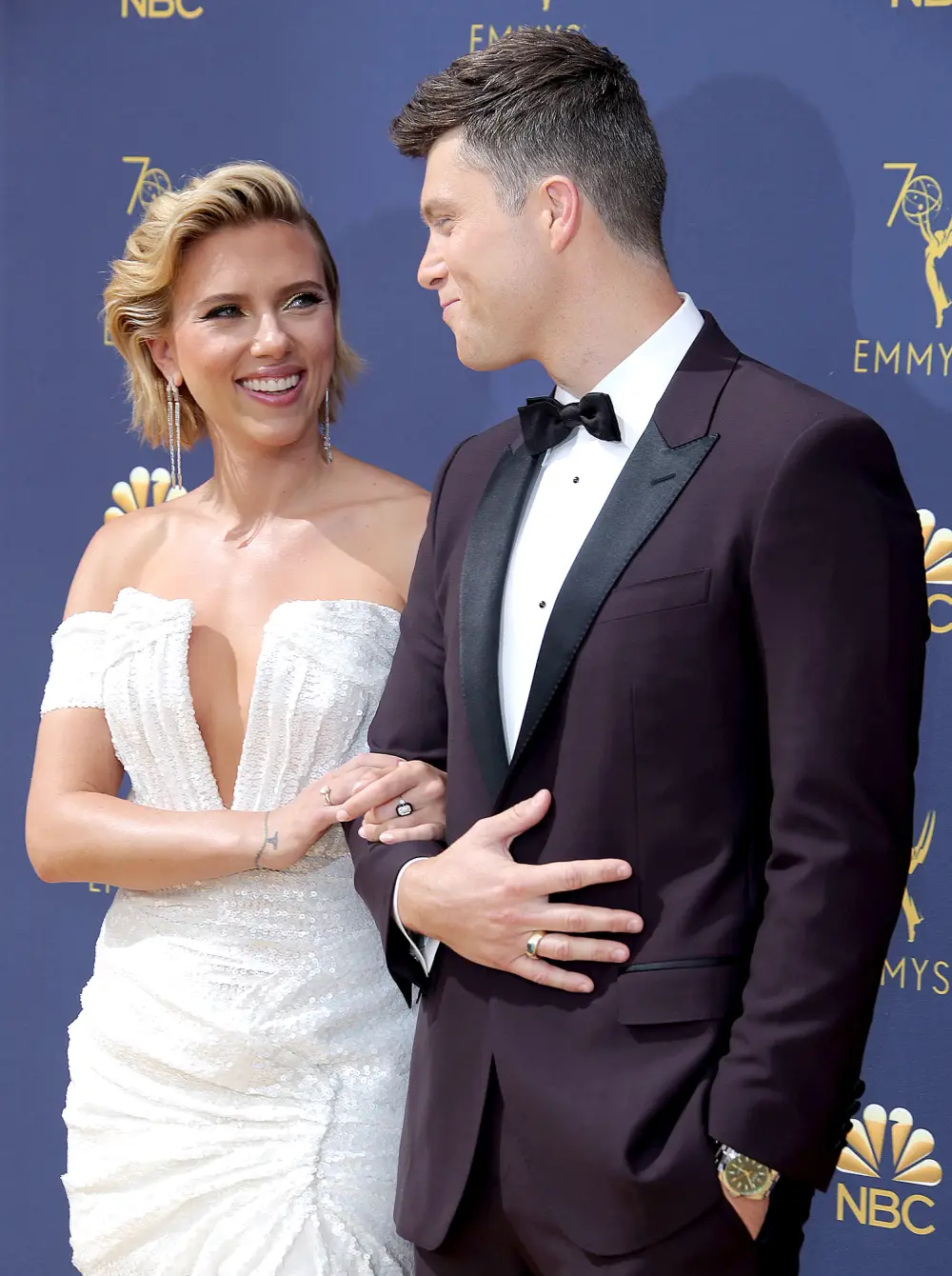 Colin-Jost-Scarlett-Johansson-very-happy