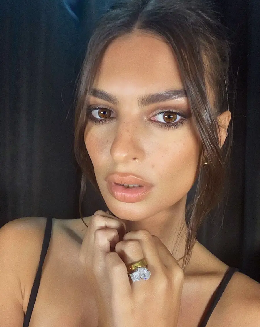 Emily Ratajkowski Freckles Instagram