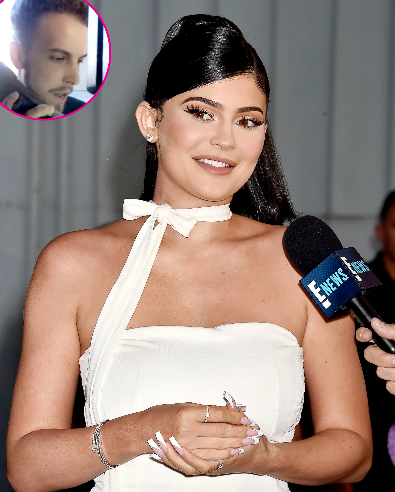 Flight-Attendant-Wakes-Passengers-With-Kylie-Jenner-Rise-and-Shine