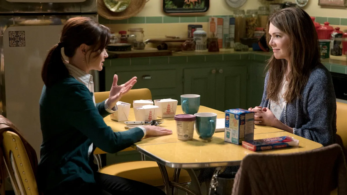 Gilmore-Girls-holiday-studio-tour