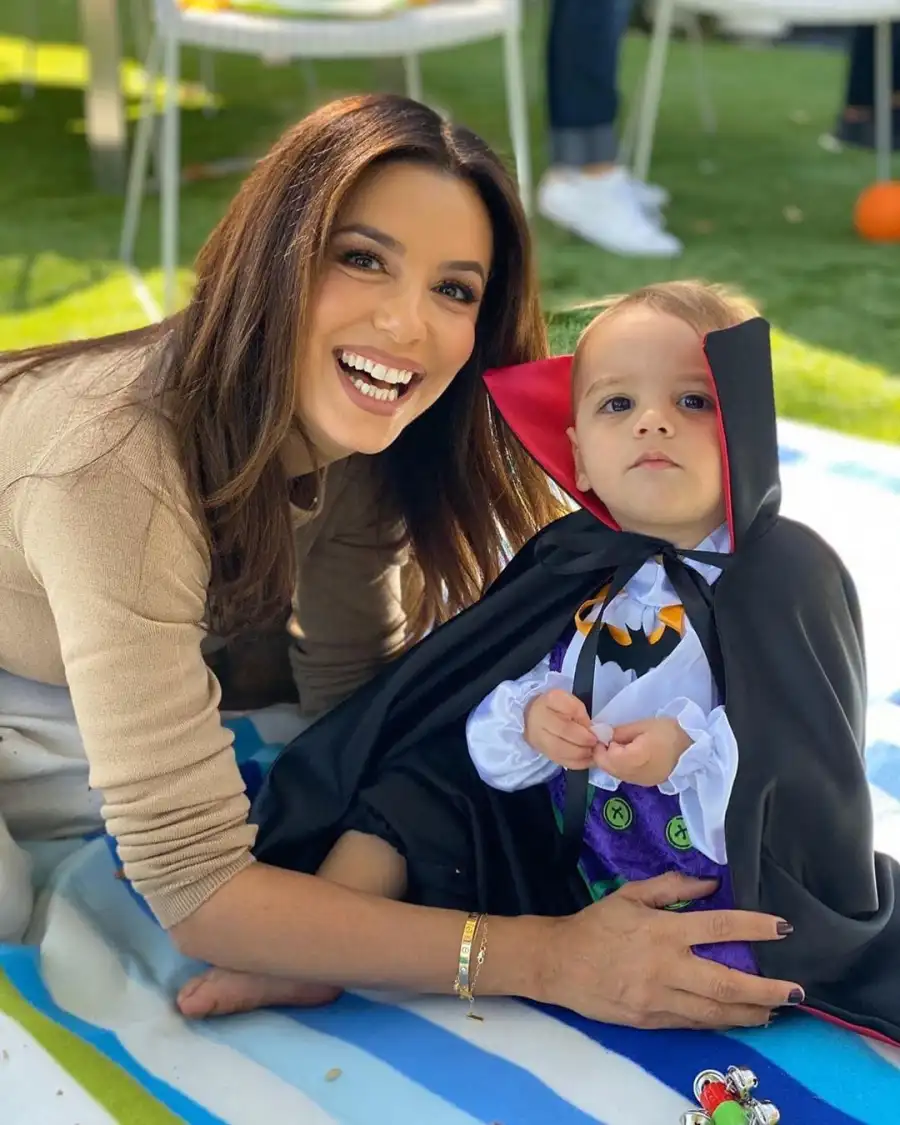 Halloween Costumes Eva Longoria Santiago Bastón
