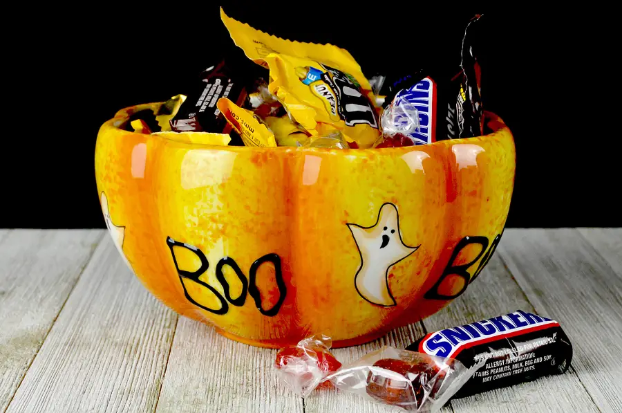 Halloween-candy-bowl