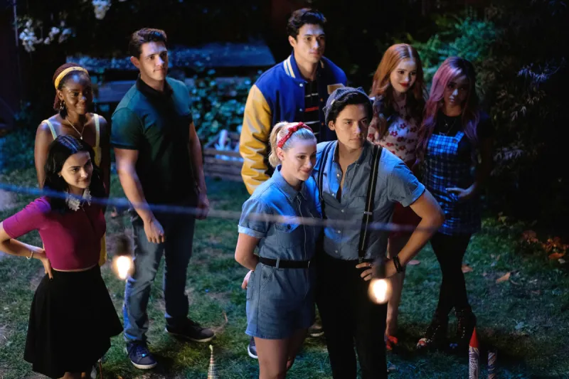 In Memoriam Camila Mendes, Ashleigh Murray, Casey Cott, Charles Melton, Lili Reinhart, Cole Sprouse, Madelaine Petsch and Vanessa Morgan Riverdale Recap