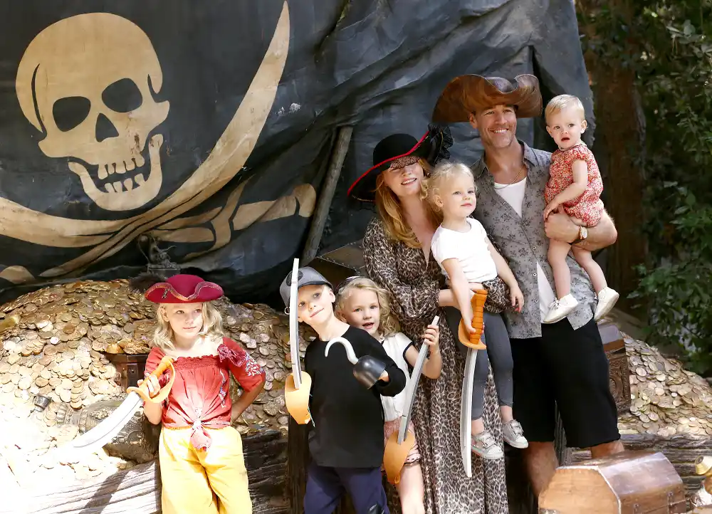 James-Van-Der-Beek-new-parents-advice-with-family