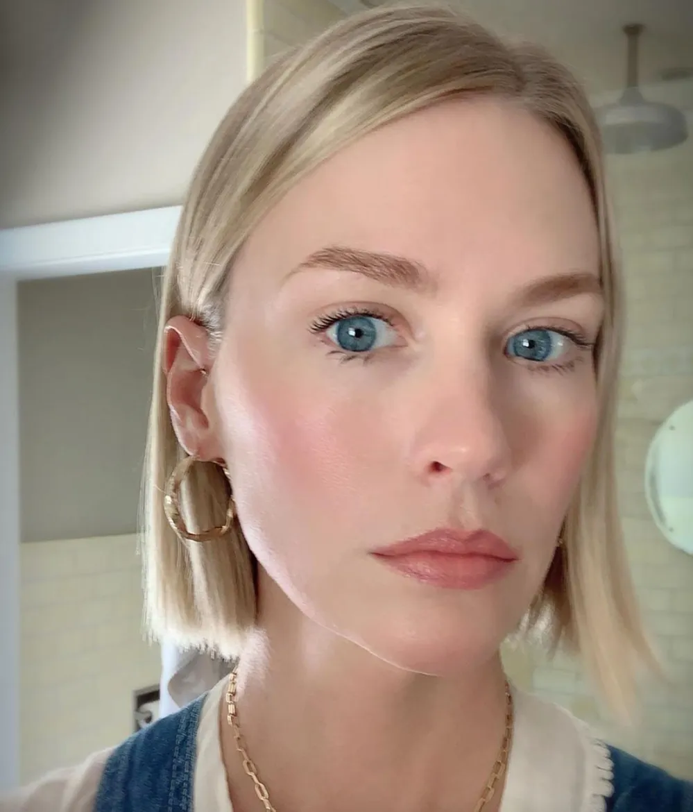 January Jones Rocks 90s Lipliner