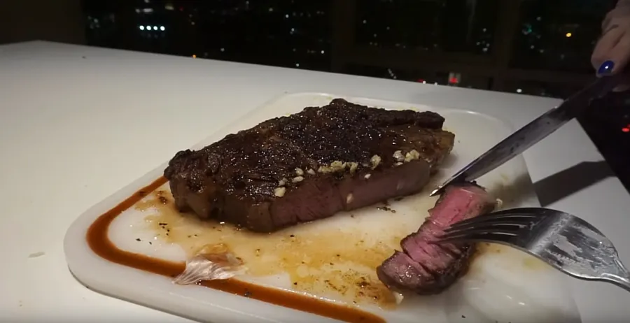 Jenna-Jameson-Shares-Surprising,-Awesome-Tips-for-Cooking-Steaks