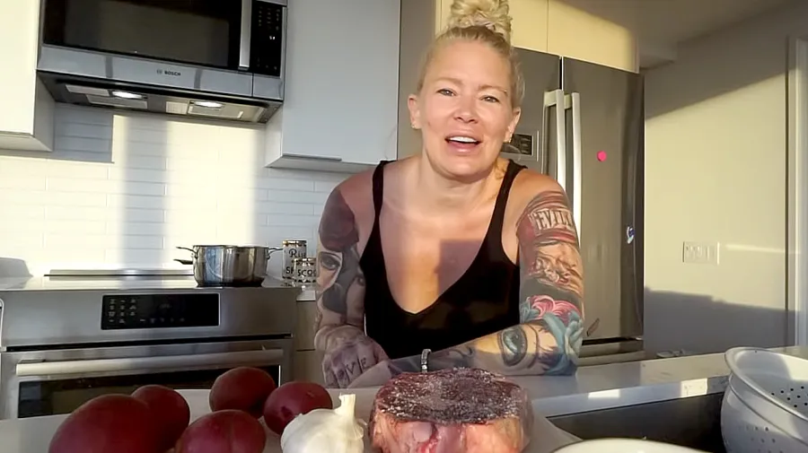 Jenna-Jameson-Shares-Surprising,-Awesome-Tips-for-Cooking-Steaks
