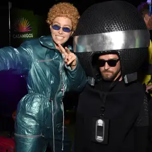 Jessica Biel's Dressed Up as ‘NSync Era Justin Timberlake for Halloween