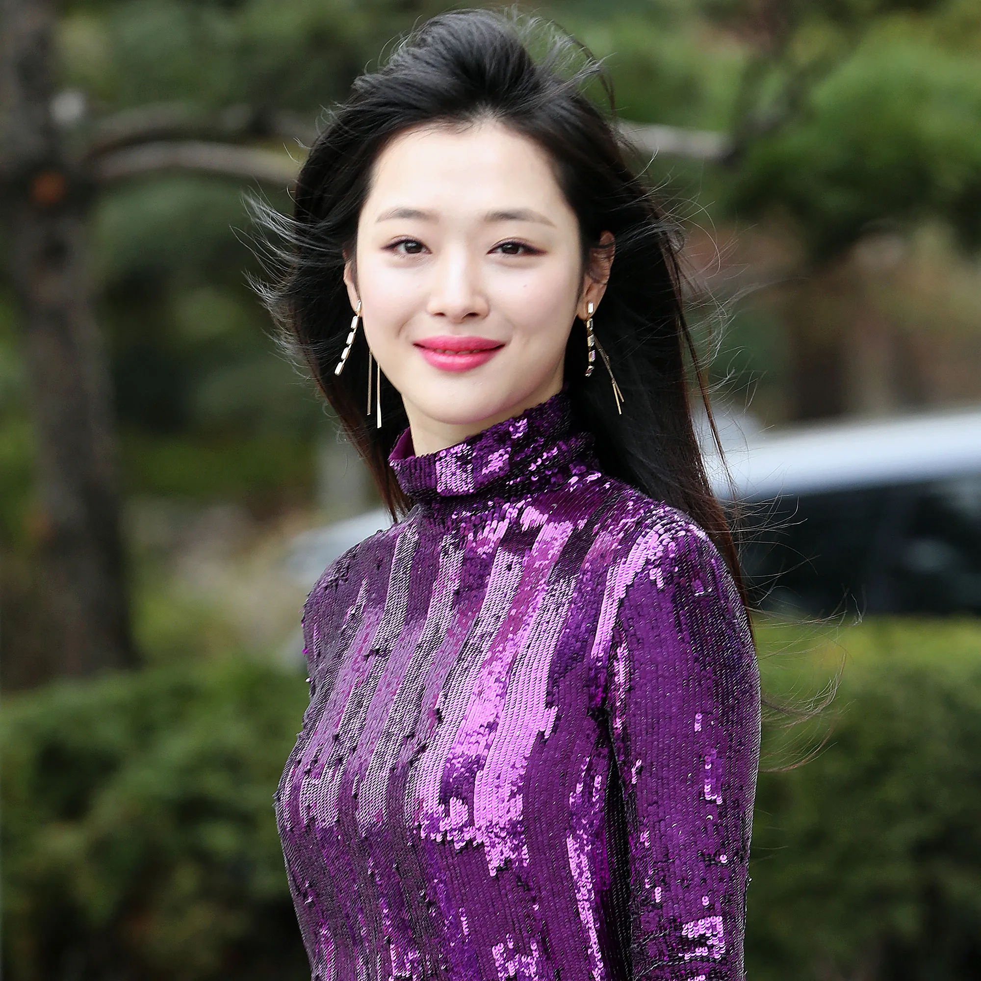 K-Pop Star Sulli Dies at 25 in Suspected Suicide