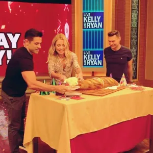 Kelly-Ripa-A-Treat-From-Buddy