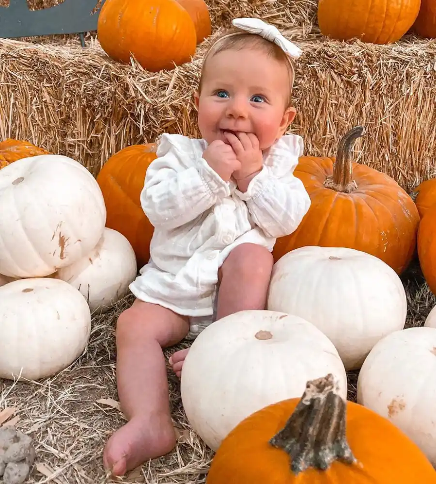 Lauren-Burnham-and-Arie-Luyendyk-Jr.-pumpkin-patch
