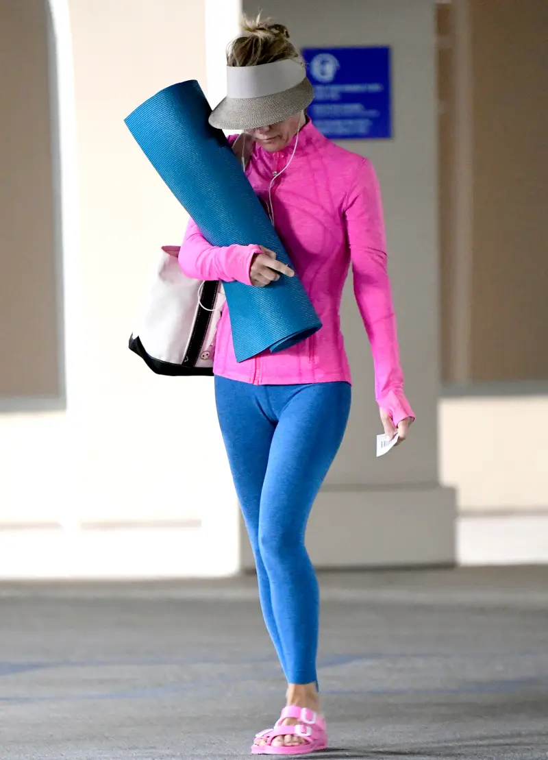 Lori-Loughlin-Steps-Out-as-Felicity-Huffman-Reports-to-Prison-After-Scandal