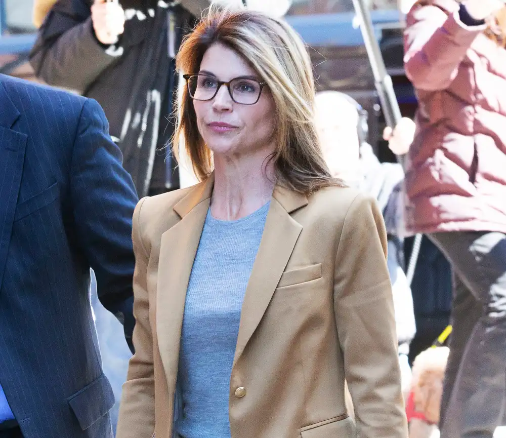 Lori-Loughlins-Daughters-No-Longer-Attend-USC-1
