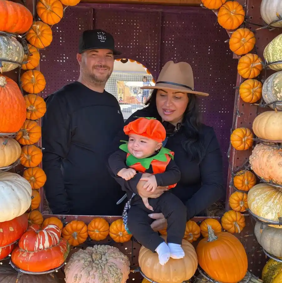 Mercedes-‘MJ’-Javid-and-Tommy-Feight-pumpkin-patch