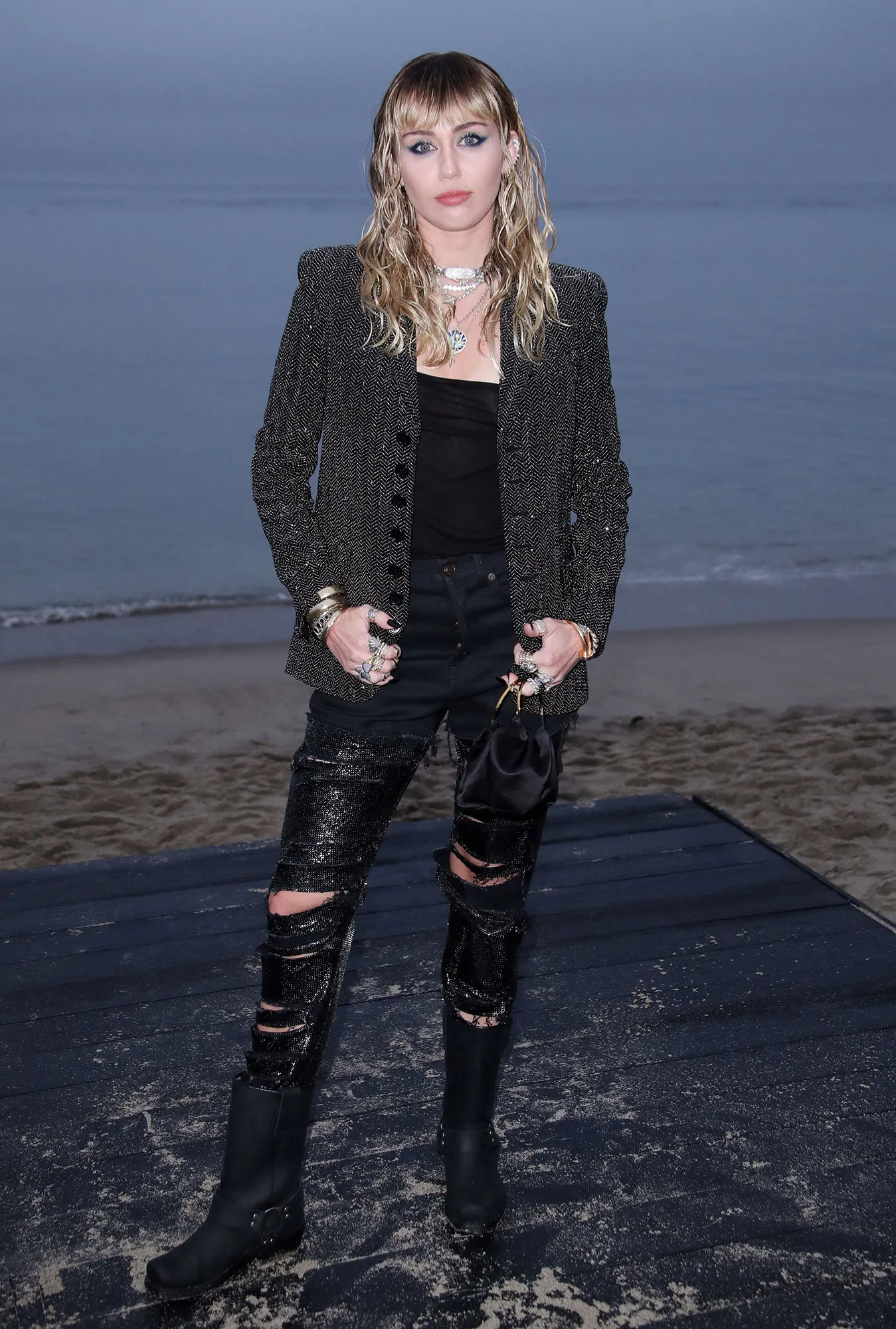 Miley Cyrus Hospitalized After Tonsillitis Diagnosis