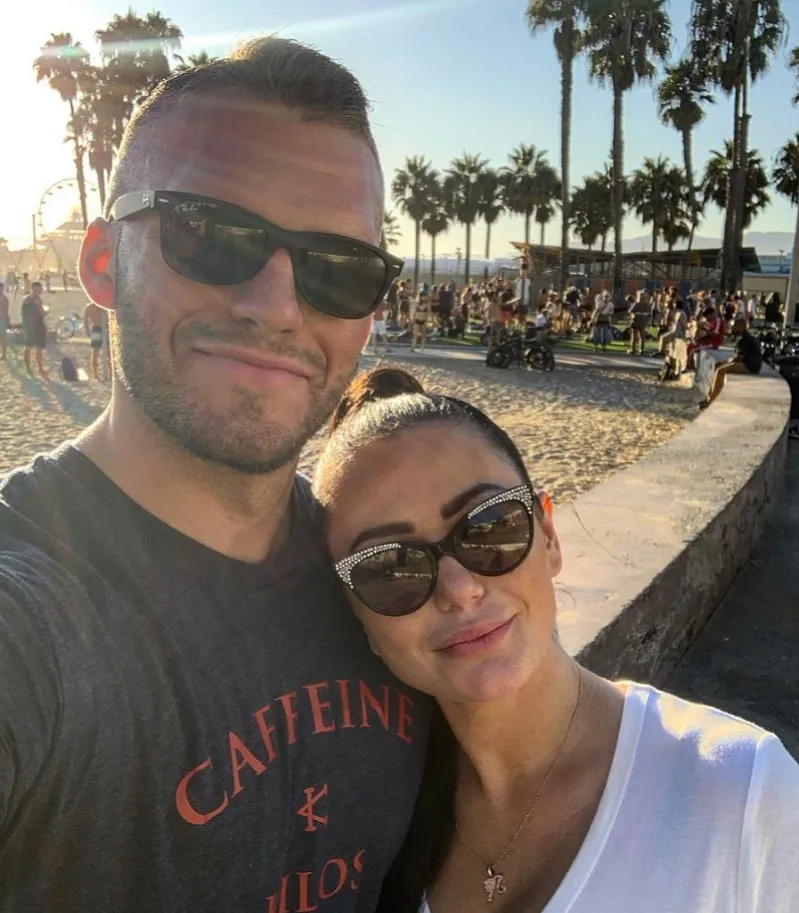 Roger-Mathews-Reacts-to-Jenni-JWoww-Farley-and-Zack-Carpinello