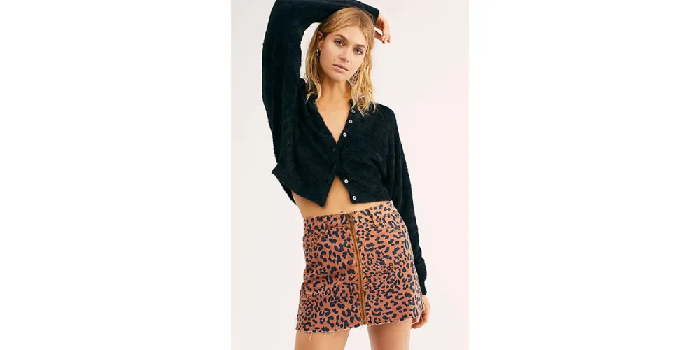 Selena-Gomez-FP-Sweater