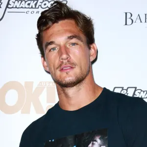 Tyler Cameron Moves Into His New Apartment in NYC