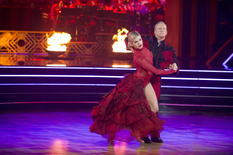 LINDSAY ARNOLD, SEAN SPICER ‘DWTS’ Recap Top 10 Ep