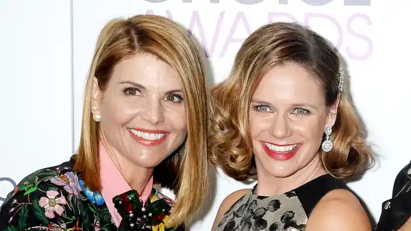 Andrea-Barber-Lori-Loughlin-Fuller-House