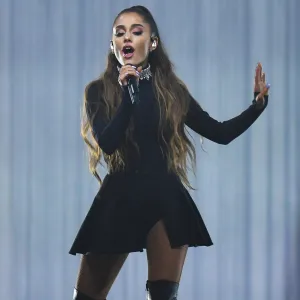 Ariana Grande Needs an ‘Ambulance and Cliquot on Standby’ at the 2020 Grammys