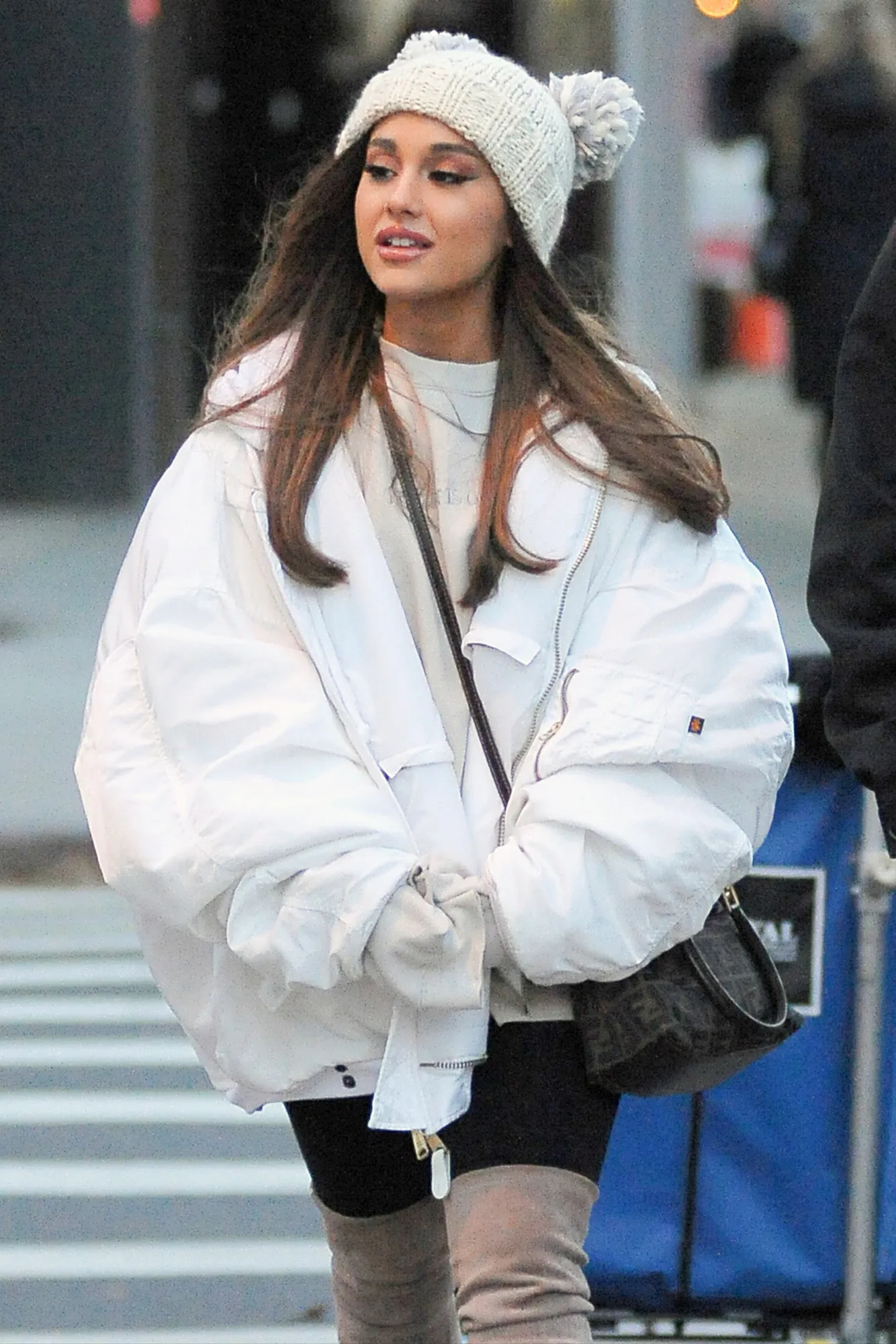 Ariana Grande Responds to Doppelgänger Fan’s Imitation of Her