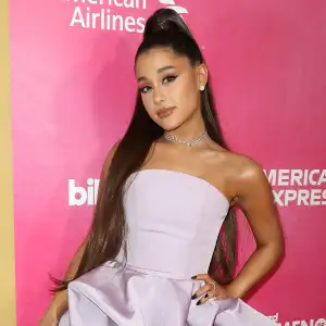 Ariana Grande Reunites With Father on Thanksgiving