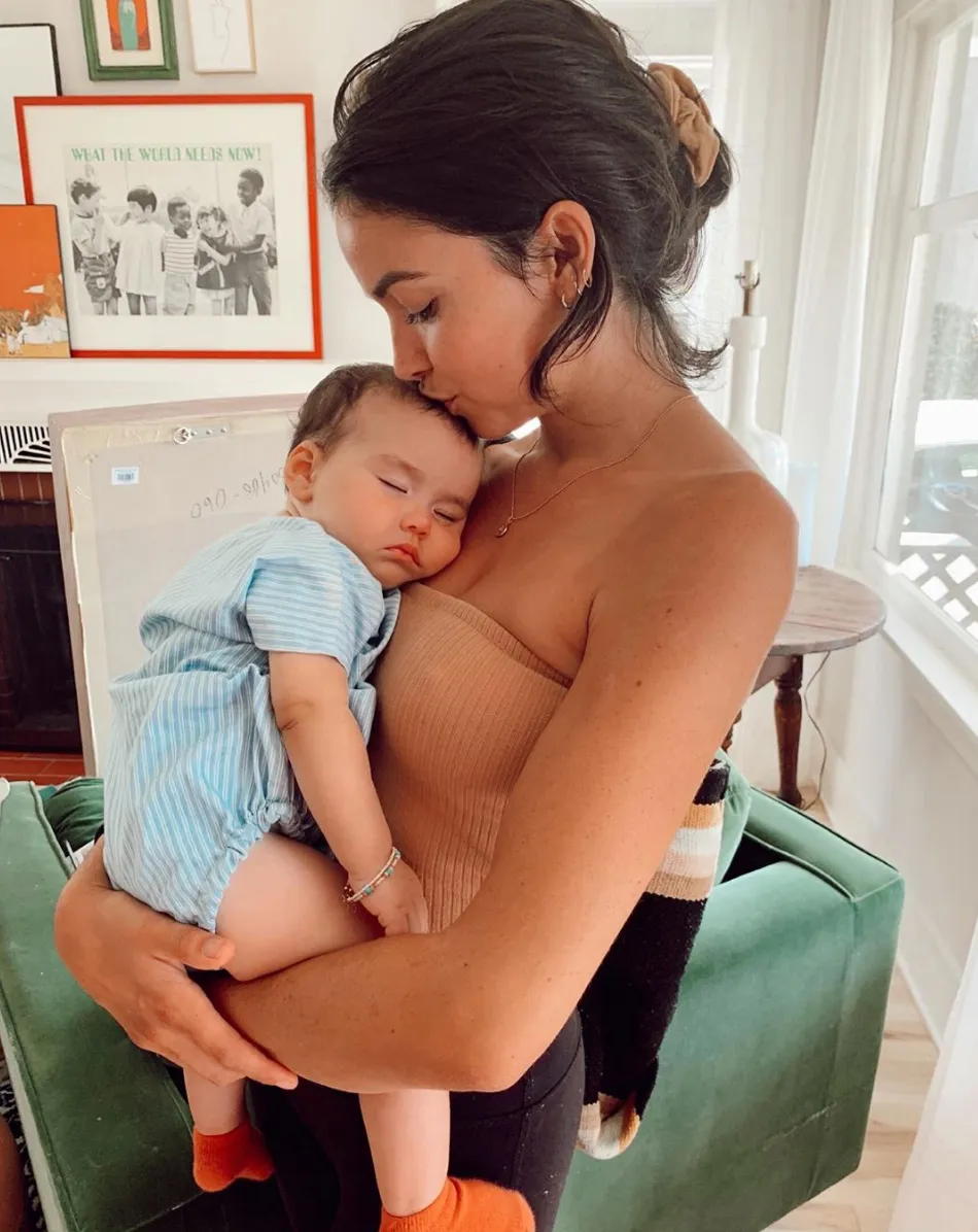 Bekah-Martinez-breastfeeding