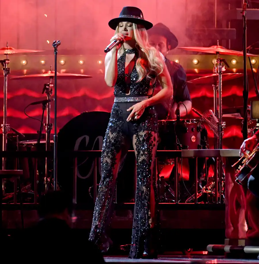 Carrie-Underwood-CMA-looks
