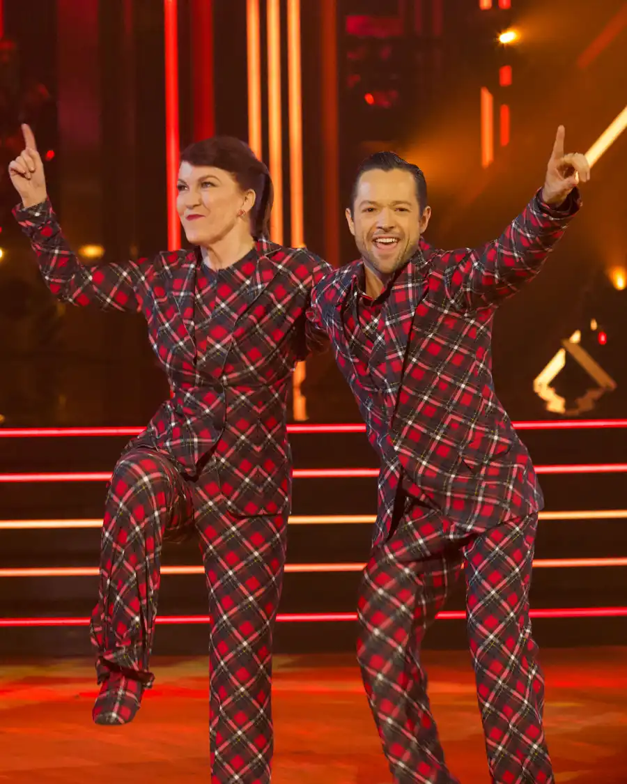 KATE FLANNERY, PASHA PASHKOV Dancing With the Stars’ Judges Hand Out 2 Perfect Scores