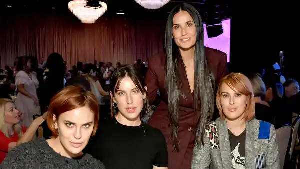 Demi-Moore-and-Her-Daughters-Talk-About-Her-Relapse