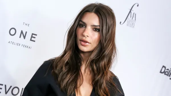 Emily-Ratajkowski-Express