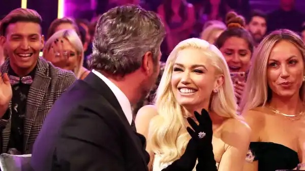 Gwen Stefani Shuts Down Rumors Engagement Blake Shelton