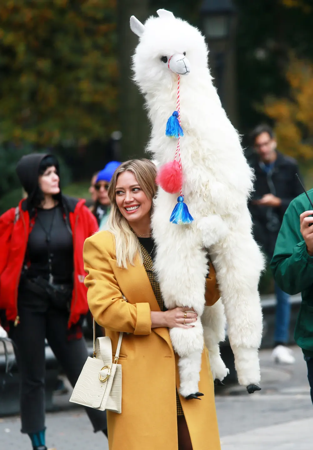 Hilary Duff Says The 'Lizzie McGuire' Revival 'Looks Completely Different' Than the Original