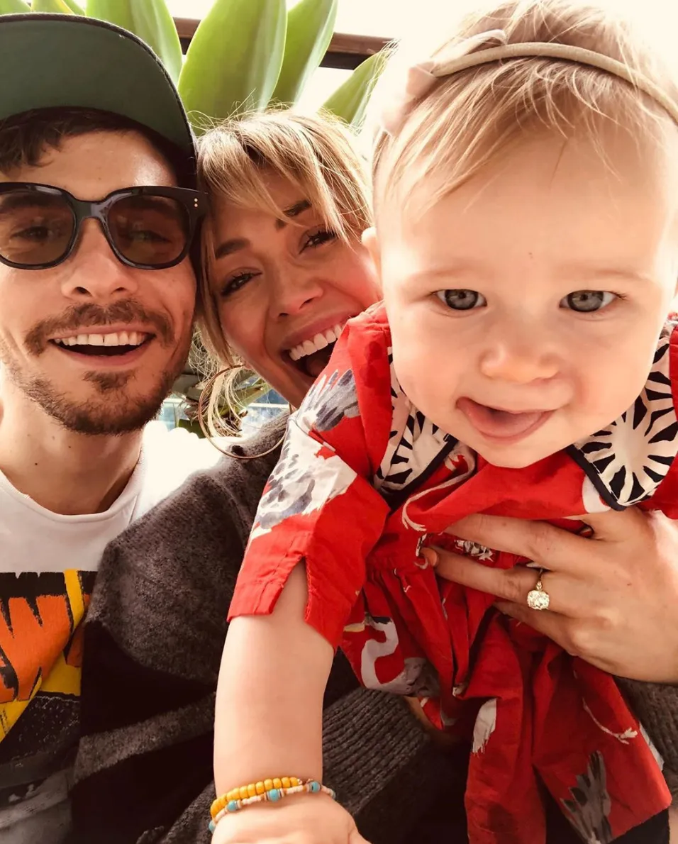 Hilary-Duff-and-Matthew-Koma-Daughter-Banks-Starts-Walking-at-12-Months-2