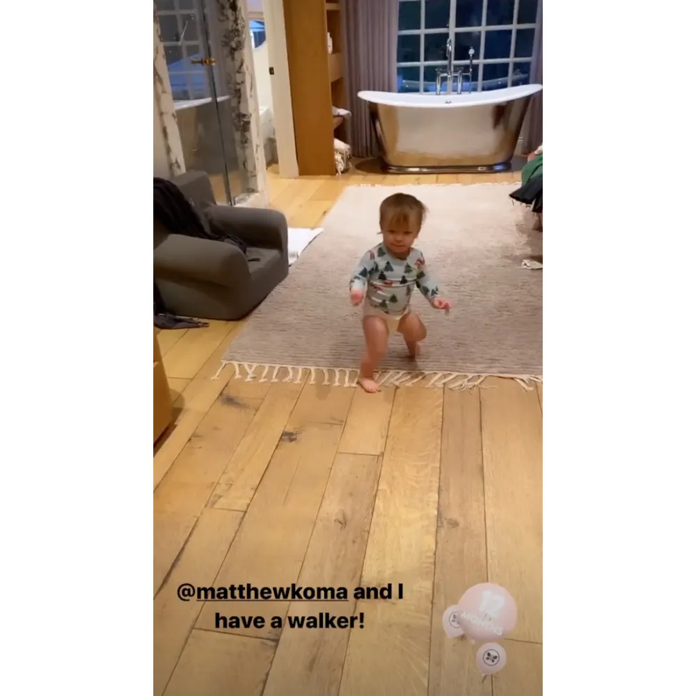 Hilary-Duff-and-Matthew-Koma-Daughter-Banks-Starts-Walking-at-12-Months