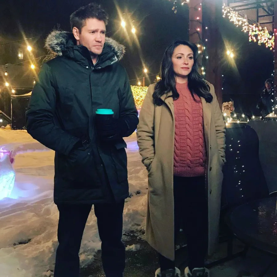 Italia Ricci, Chad Michael Murray Winter Inn Love Hallmark’s WinterFest