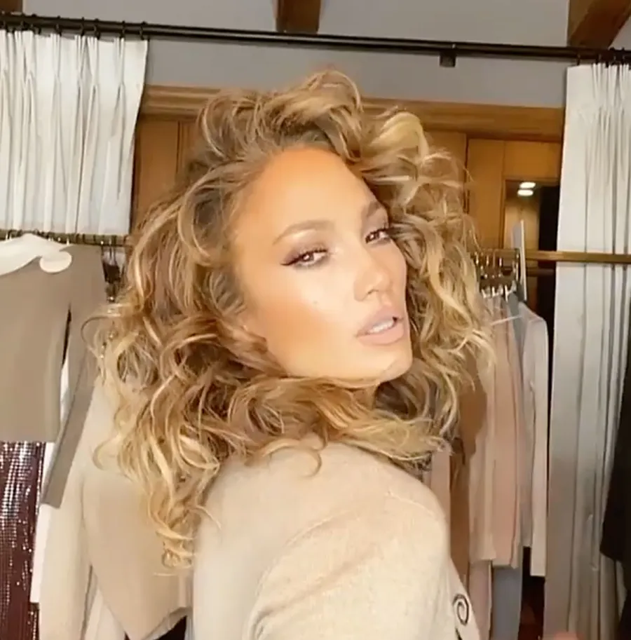 Jennifer Lopez Shows Off Fabulous Curls Instagram
