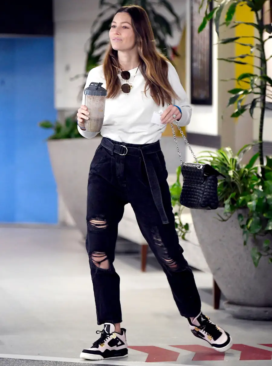 Jessica-Biel-Spotted-for-First-Time-Since-Justin-Timberlake-Pics-Surfaced