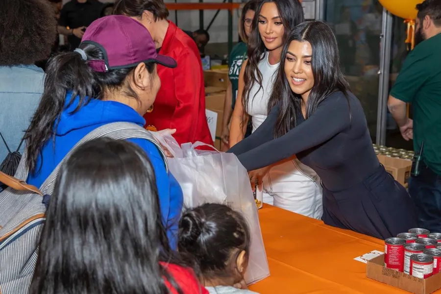 Kim-and-Kourtney-Kardashian,-Kris-Jenner-Volunteer-at-Food-Bank