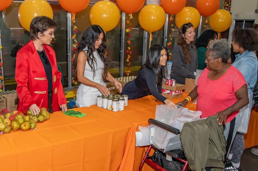 Kim-and-Kourtney-Kardashian,-Kris-Jenner-Volunteer-at-Food-Bank